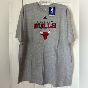 NWT XL Chicago Bulls Adidas T-Shirt